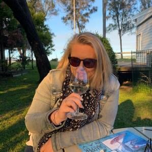 Meet your Posher, Kasey